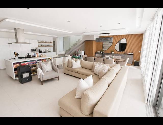 4 BEDROOM TOWNHOUSE FOR SALE IN MORNINGSIDE